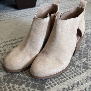 Toms Cream Ankle Booties